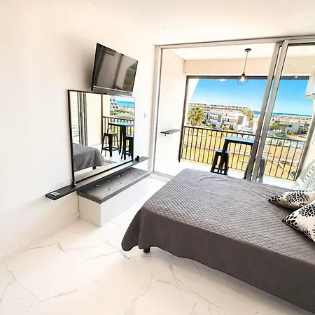 Naturiste Cap D'agde Heliopolis F 68 Agde